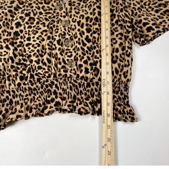 Maurices Medium Leopard Print Top with Short Sleeve and Faux Buttons - Picture 5 of 7